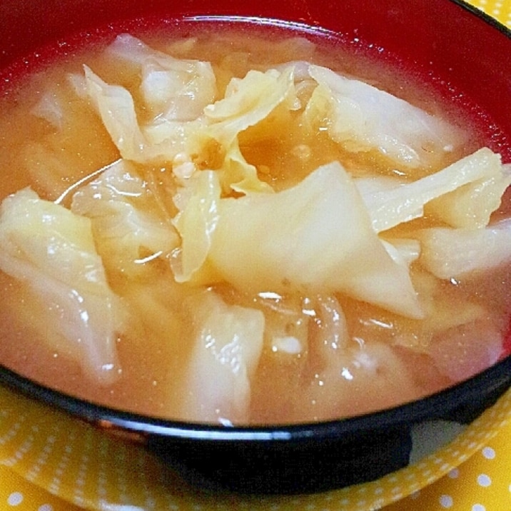 キャベツだけ ごま油でコク 旨味upな お味噌汁 レシピ 作り方 By ラズベリっち 楽天レシピ キャベツだけ ごま油でコク 旨味upな お味噌汁 レシピ 作り方 By ラズベリっち 楽天レシピ